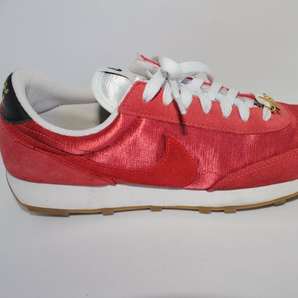 Nike Daybreak Martian Sunrise/ Chile Red Women's Size 9  DD9674 800 - Picture 8 of 16
